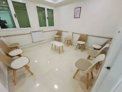 Dr SMAIL Gynécologue طبيبة نساء