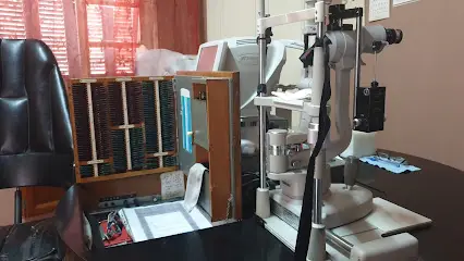 DR. SAIM chirurgien ophtalmologue