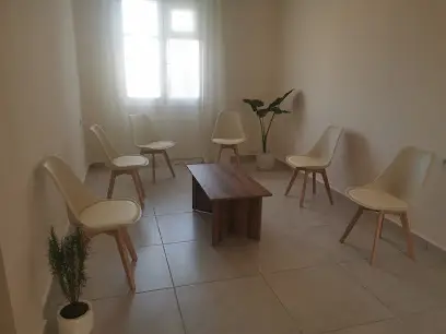 Rhumatologue oran Dr Benabdallah kari