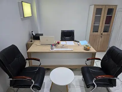 Gynécologue Dr Khelfallah Asma