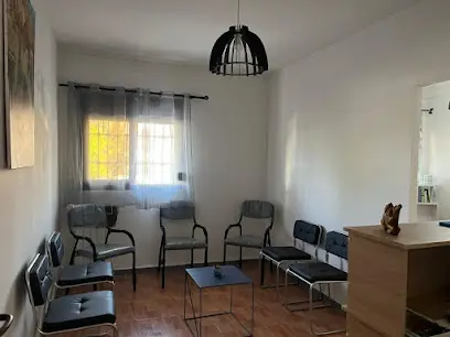 Dr ROUABAH Nesrine طبيبة العيون روابح نسرين
